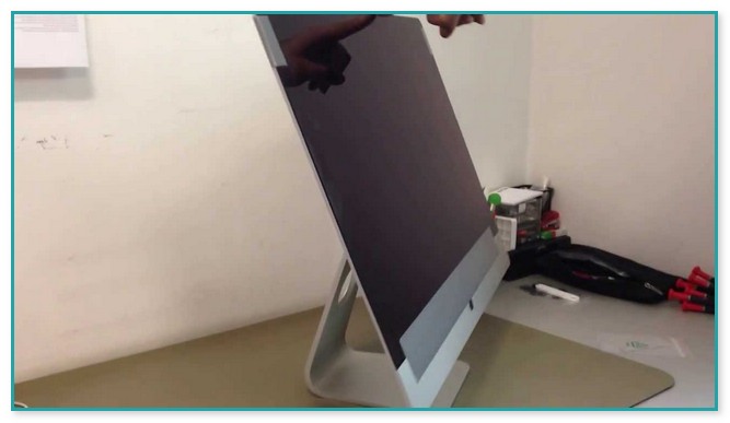 How To Remove Apple Thunderbolt Display Stand 2